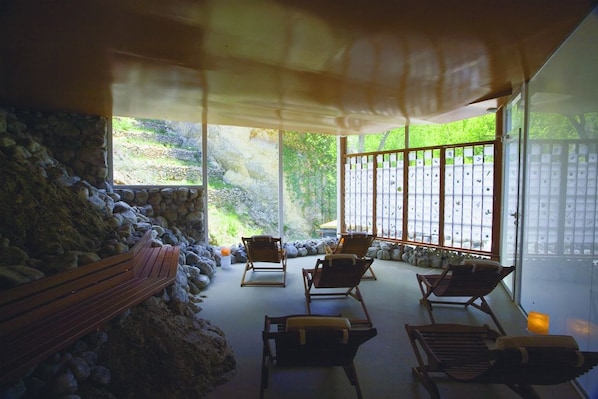 Bastu, bubbelpool, ångbastu och varma källor/mineralkällor