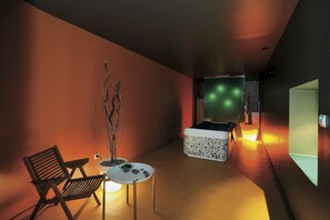 Sauna, Whirlpool, Dampfbad, Thermalbad/Mineralquelle, Körperbehandlungen