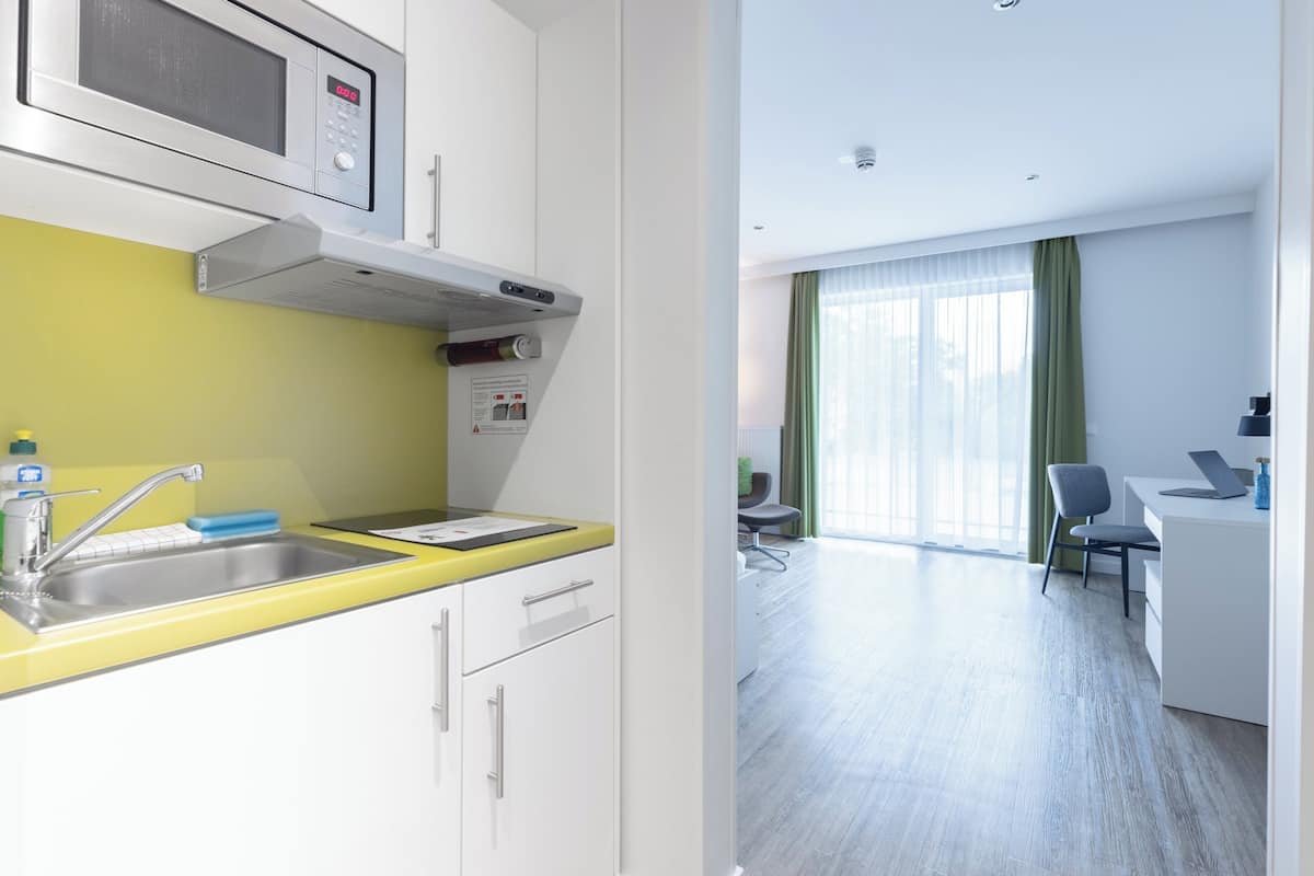 Studio, 1 Twin Bed, Balcony (Furnished Balcony) | 1 bedroom, hypo-allergenic bedding, in-room safe, individually furnished