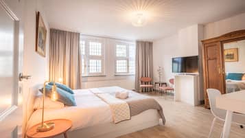 Comfort Double Room | Desk, laptop workspace, free WiFi, bed sheets