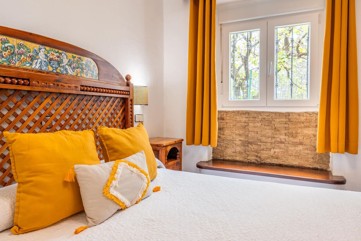 Quarto casal | Wi-Fi de cortesia, roupa de cama