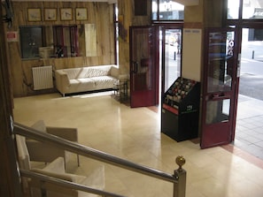Interior entrance - Hotel Acebos Azabache Gijón (Gijon)