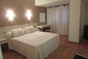 Standard Double Room | Desk, free WiFi