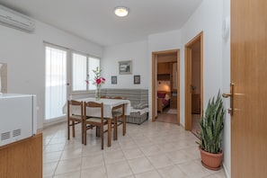 Family Room | Living area | Flat-screen TV