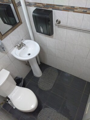 Room, 1 Double Bed, Shared Bathroom | Bathroom | Separate bathtub and shower, towels