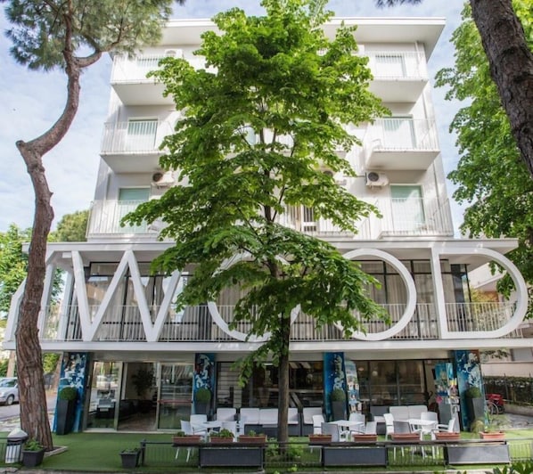 Front of property - Hotel Hollywood (Riccione)