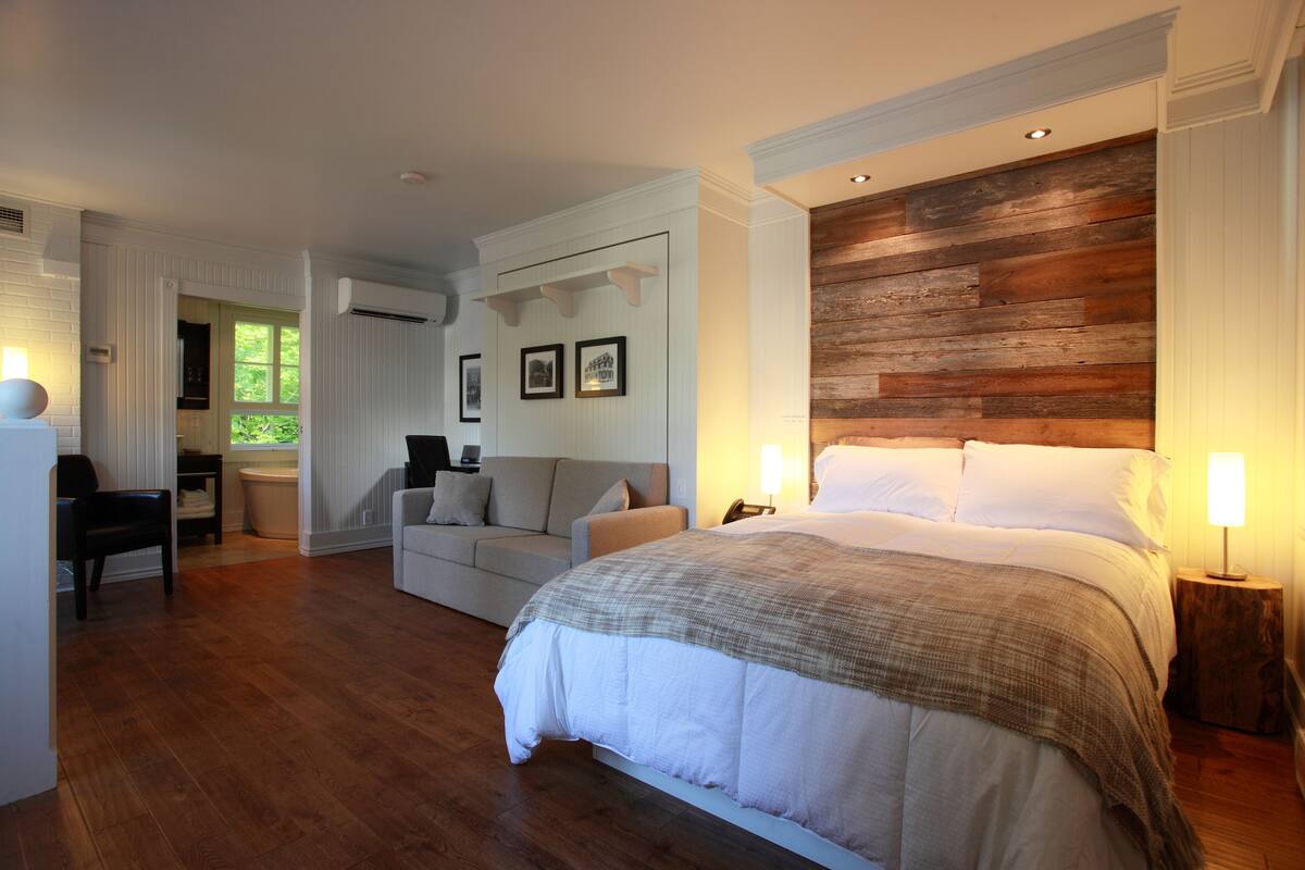 In-room safe, desk, blackout drapes, soundproofing