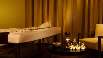 Behandlingsrum til par, boblebad, deep tissue-massage, svensk massage