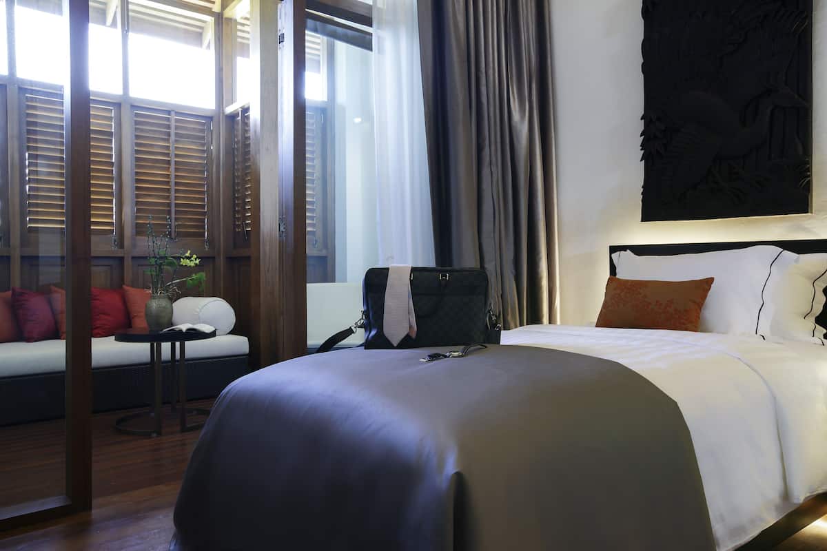 Minibar, in-room safe, desk, blackout curtains