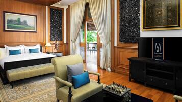 Minibar, in-room safe, desk, blackout curtains