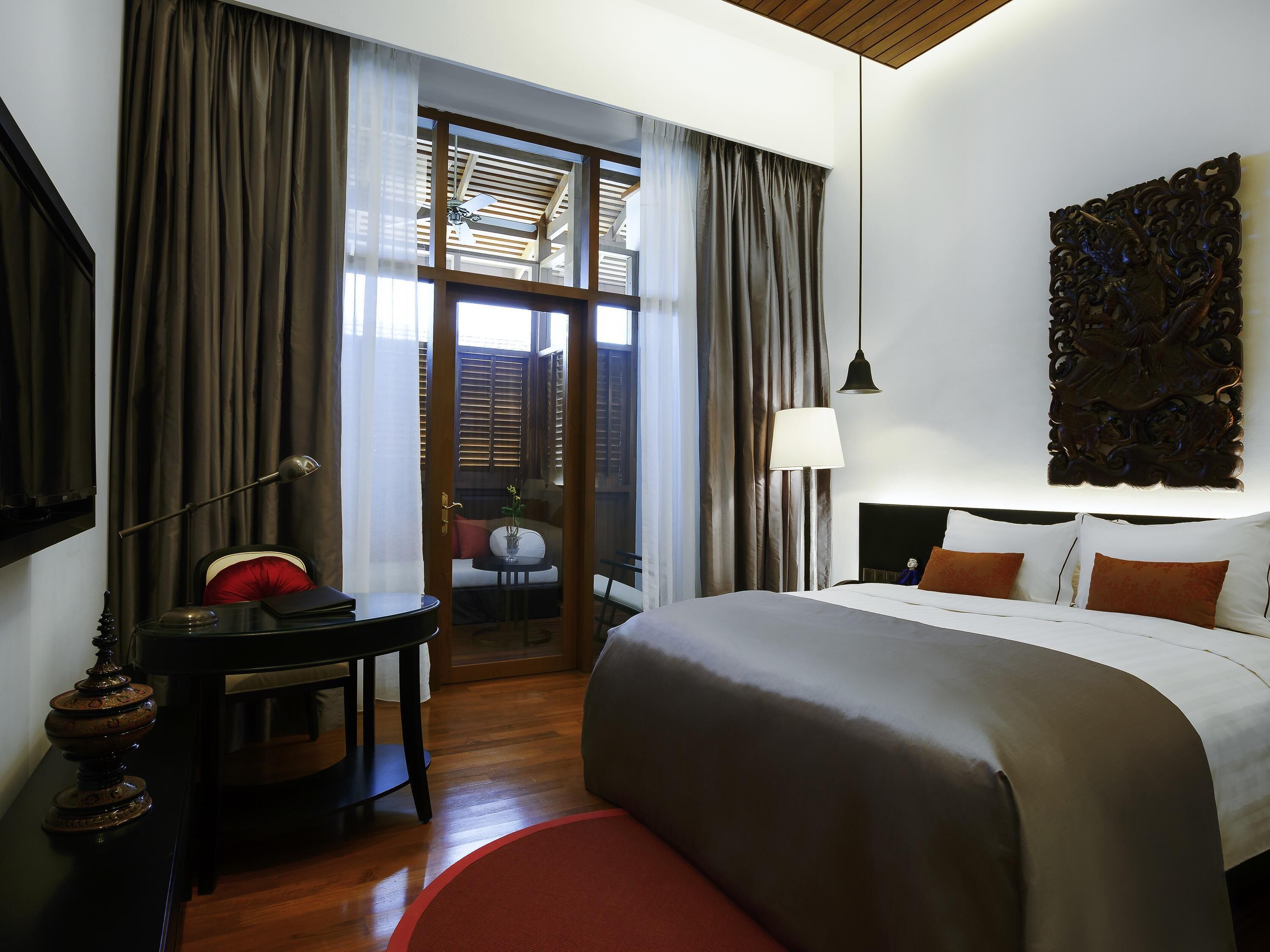 Minibar, in-room safe, desk, blackout curtains