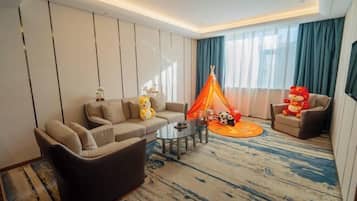Minibar, in-room safe, alarm clocks