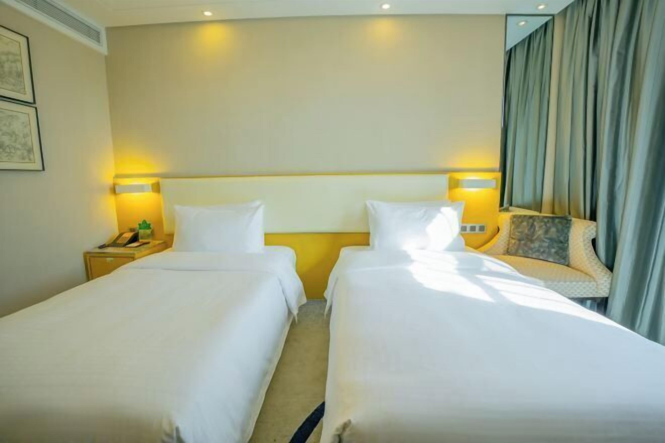 Minibar, in-room safe, alarm clocks