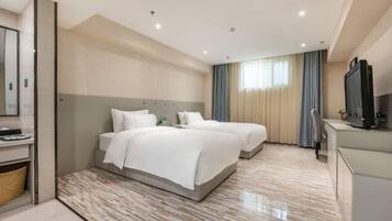 Minibar, in-room safe, alarm clocks