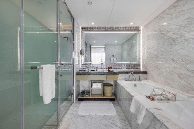 Minibar, Zimmersafe, Wecker