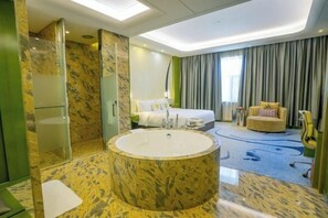 Minibar, caja de seguridad en la habitación y despertador