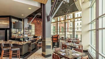 Café da manhã e jantar, culinária americana