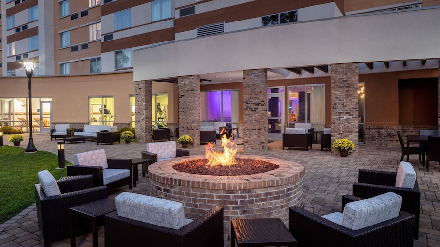 Courtyard by Marriott Charleston Downtown/Civic Center