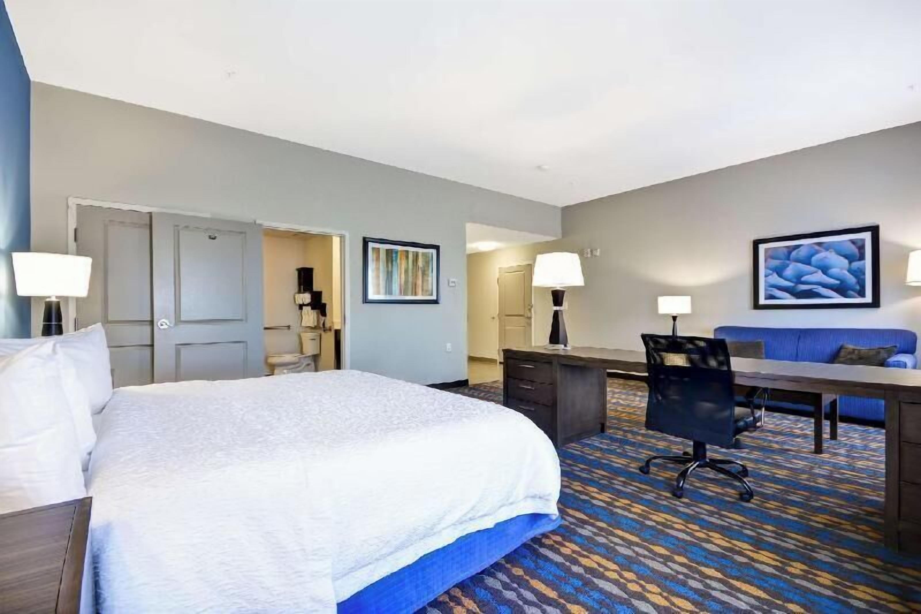 In-room safe, free WiFi, bed sheets