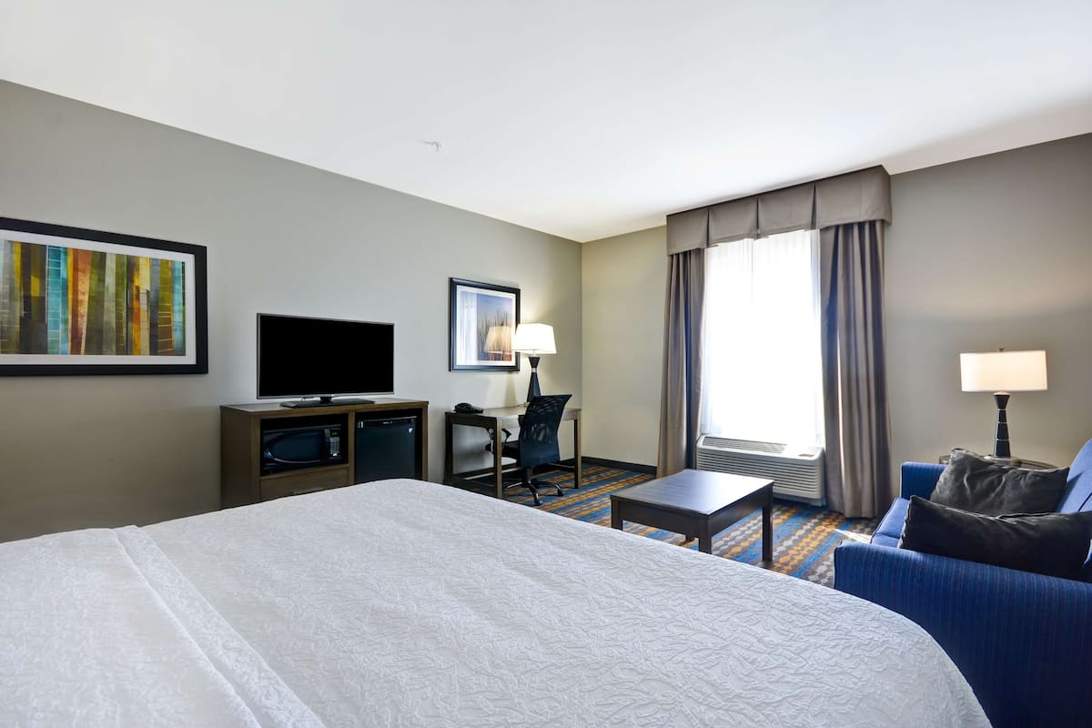 In-room safe, free WiFi, bed sheets