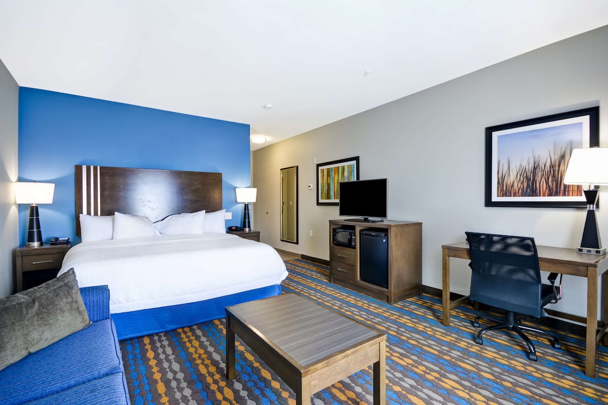 In-room safe, free WiFi, bed sheets