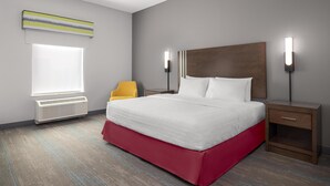 In-room safe, WiFi (free), bed sheets - Hampton Inn Kenedy (Kenedy)