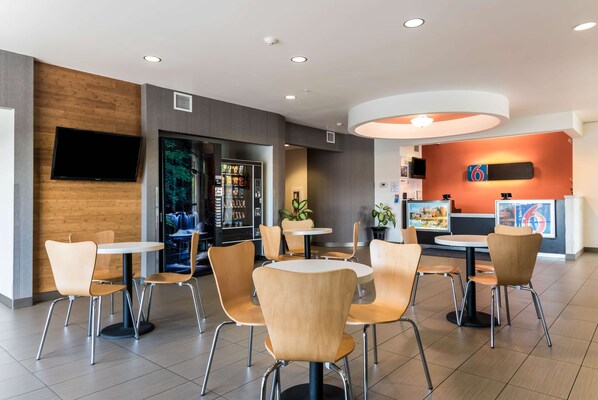 Coin salon dans le hall