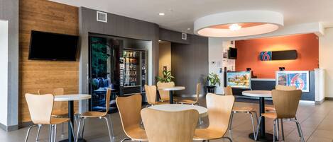 Coin salon dans le hall