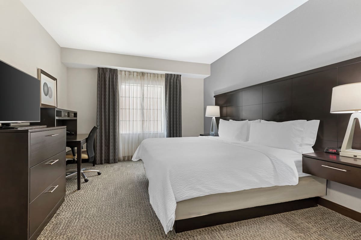 Suite, 2 Bedrooms, Mobility Accessible, Non Smoking (Comm, Kitchen) | In-room safe, blackout drapes, iron/ironing board, WiFi (free)
