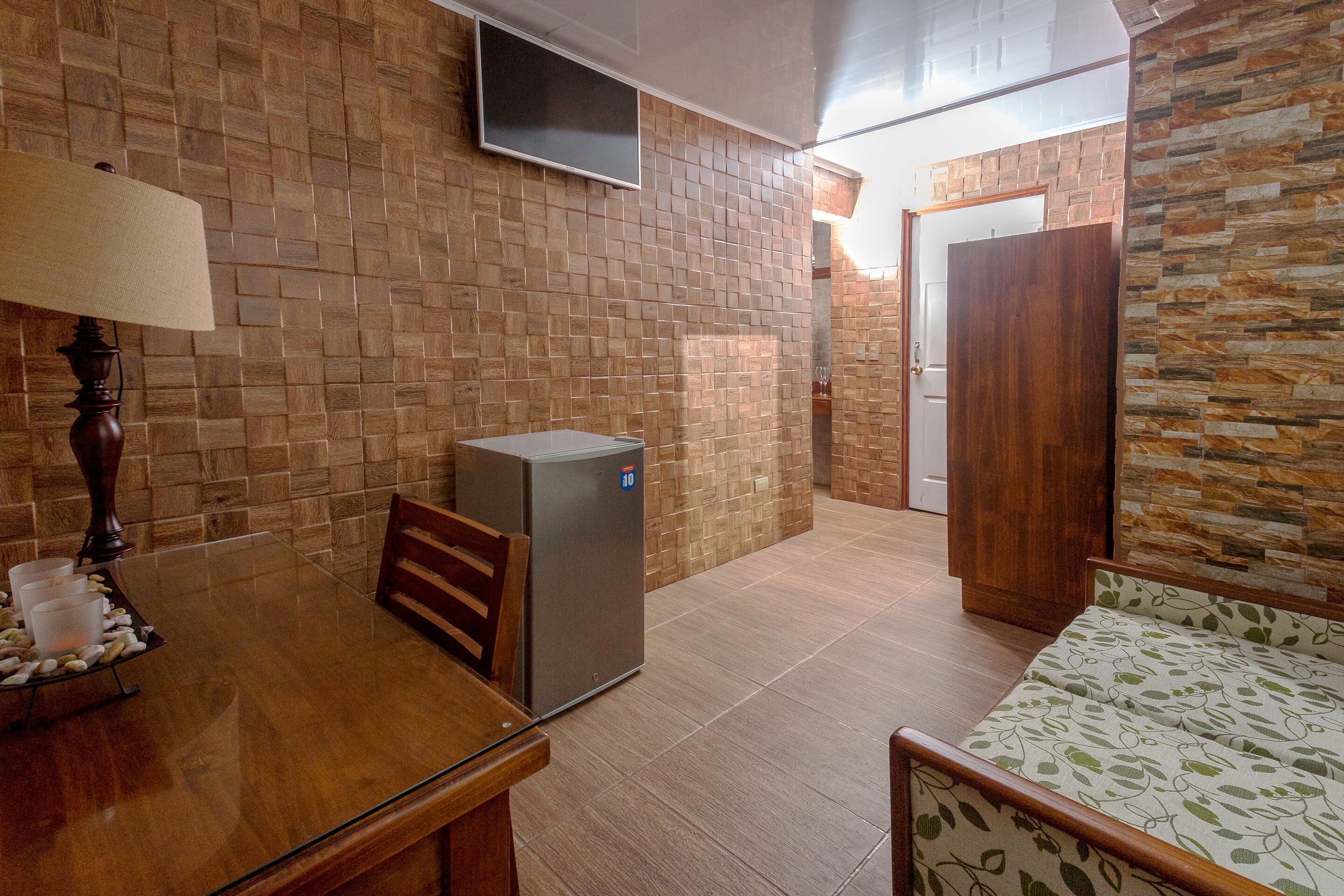 superior room, 1 king bed | minibar, in-room safe, individually decorated, desk