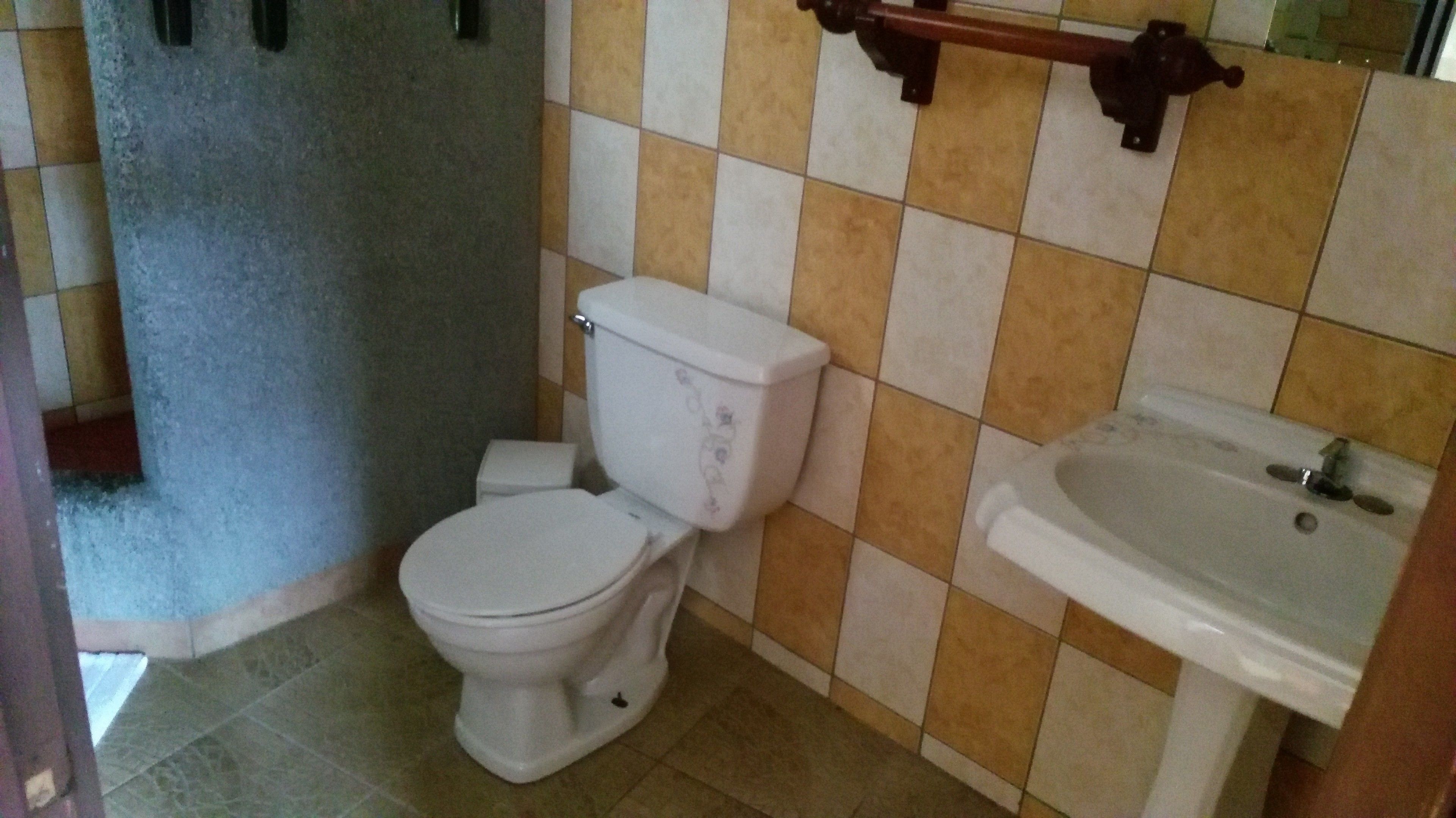 superior room, 1 queen bed | bathroom | shower, hair dryer, towels