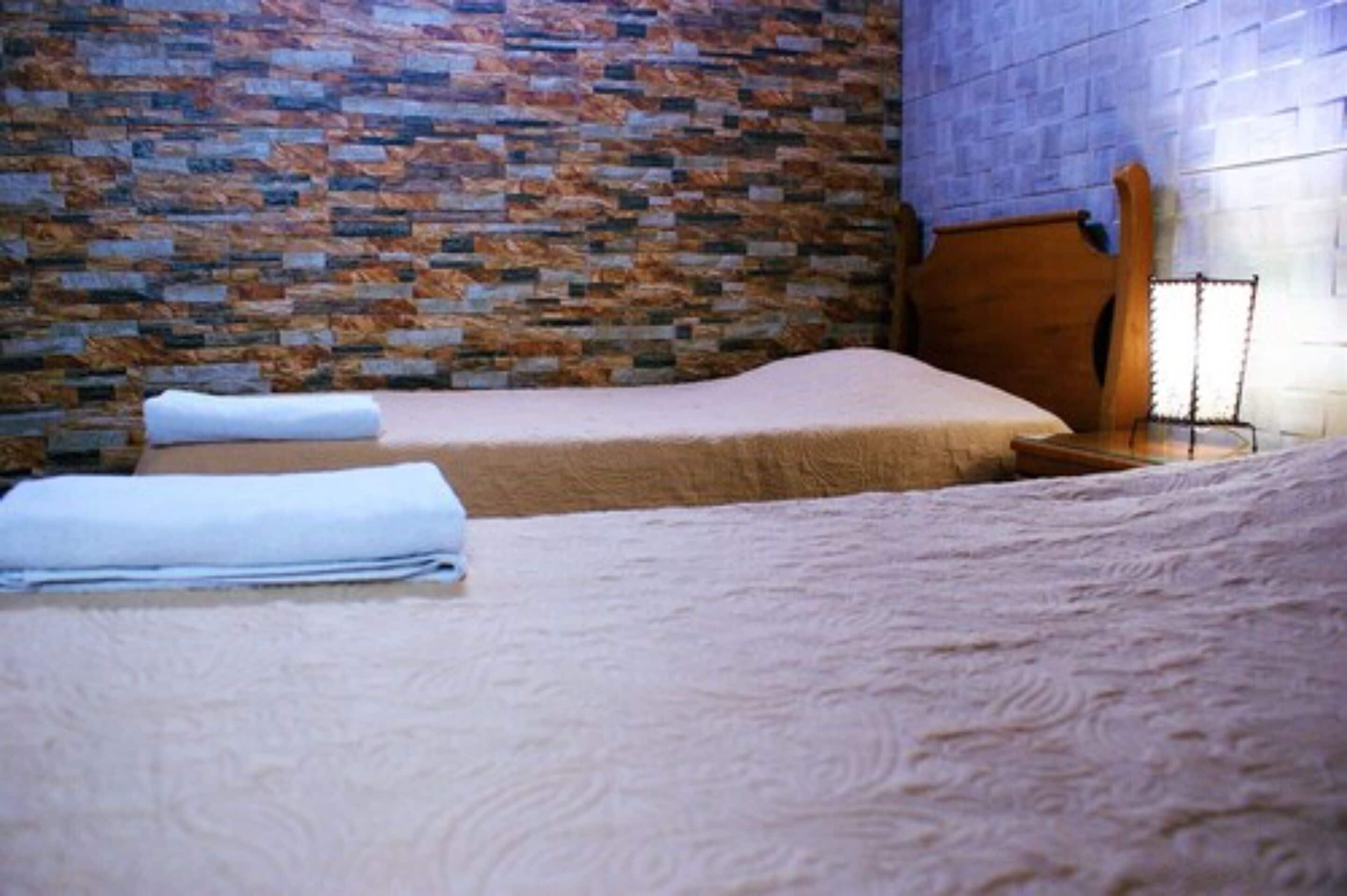 standard room (2 twin) | minibar, in-room safe, individually decorated, desk