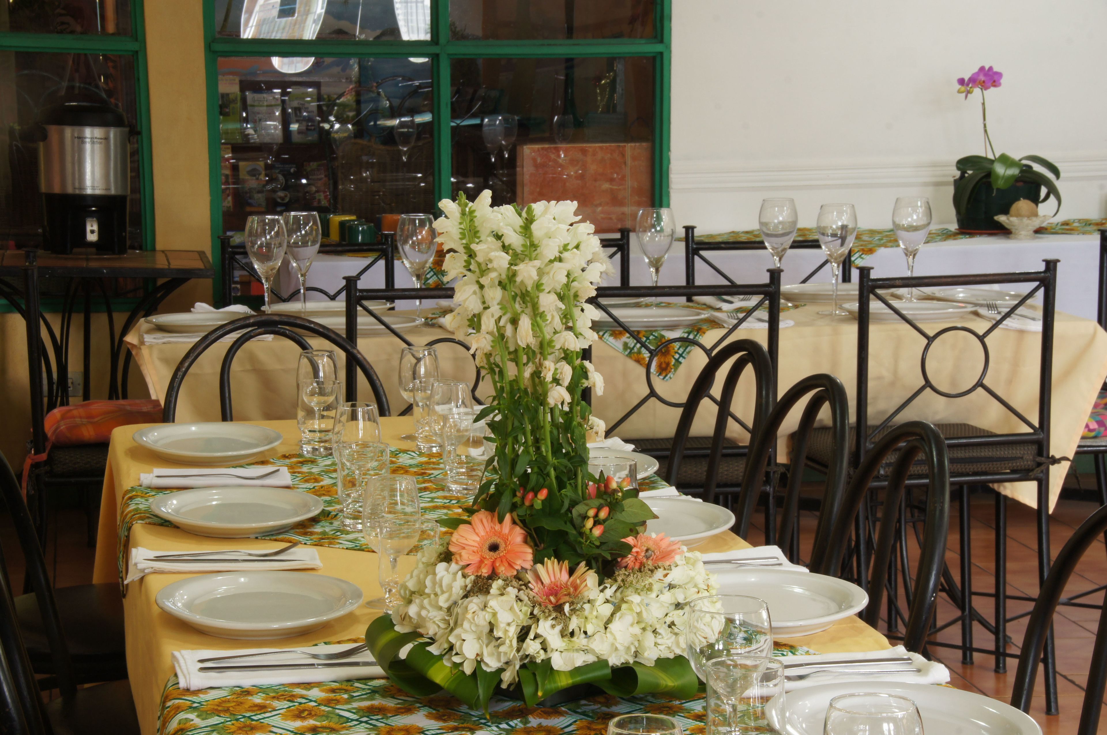 breakfast, lunch, dinner served; regional cuisine