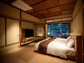 Riverview Japanese style room with low beds, Non Smoking | In-room safe - Hakone Pax Yoshino (Hakone)