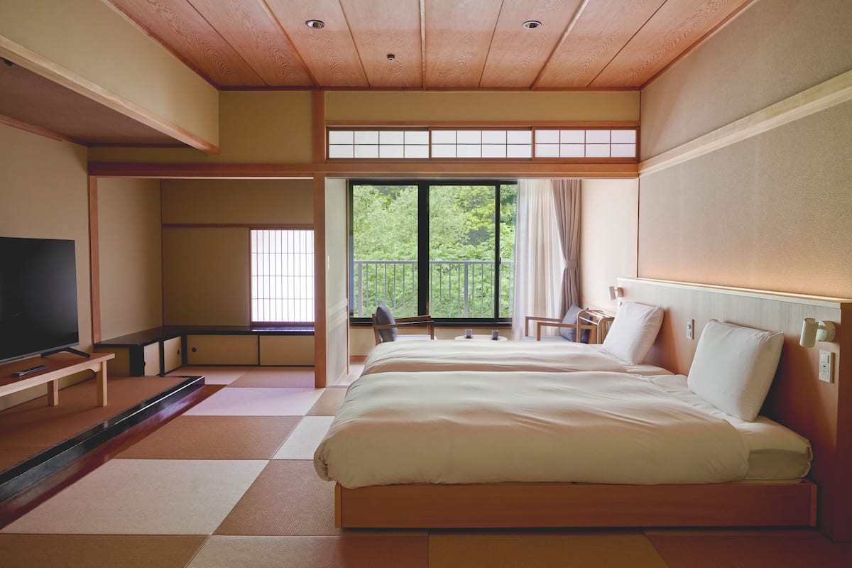 Traditional-Zimmer, Nichtraucher, Flussblick (Japanese Style room with low beds) | Zimmersafe