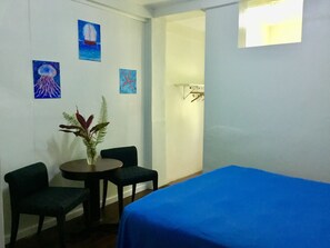 Laptop workspace, iron/ironing board, free WiFi - Harbour Vista Inn (Castries)