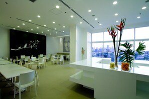 Daily buffet breakfast (PHP 350 per person)