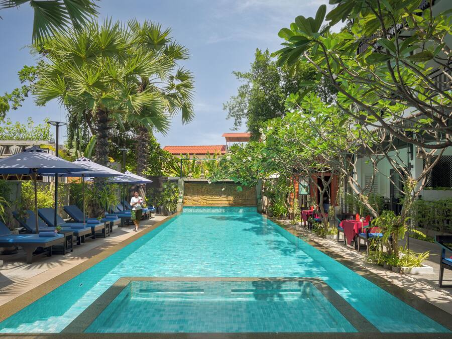 Outdoor pool, pool loungers