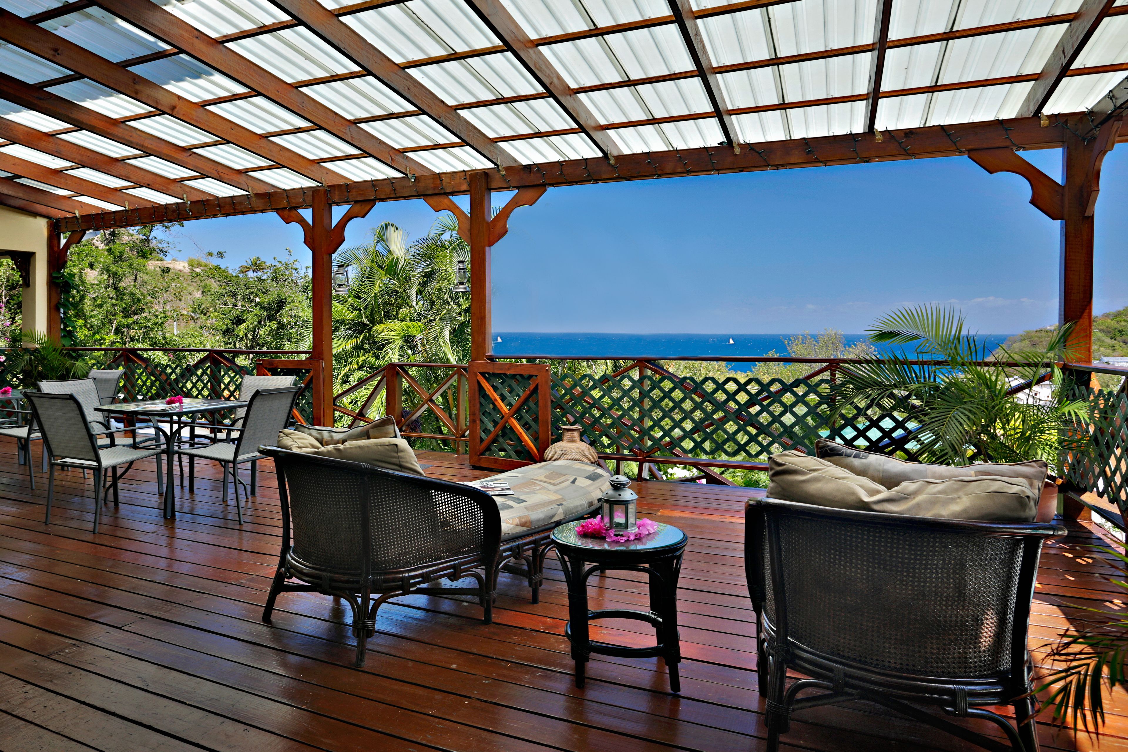 Bar en bord de piscine