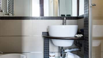 Double or Twin Room | Bathroom