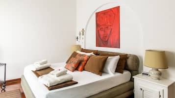 Premium bedding, down duvets, desk, blackout curtains
