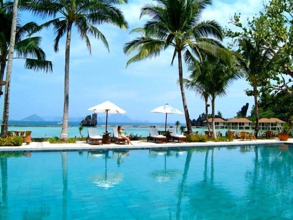 Outdoor pool, pool umbrellas