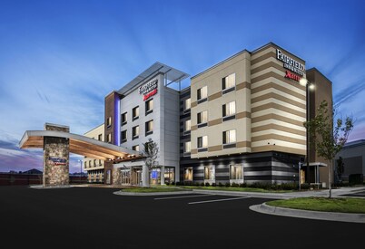 小石城本頓費爾菲爾德套房飯店