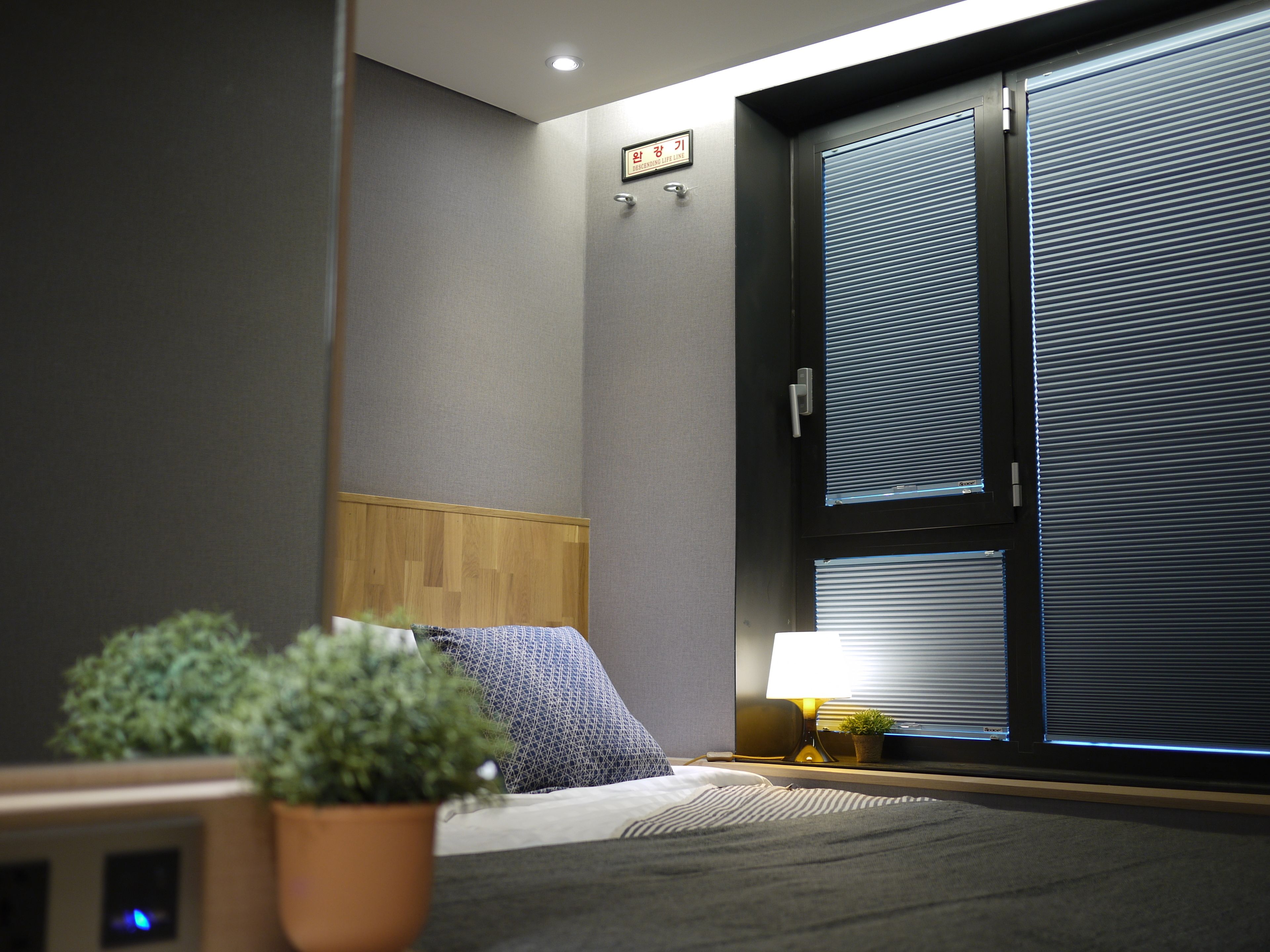 comfort twin room, 2 single beds, private bathroom | 1 bedroom, premium bedding, blackout curtains, soundproofing