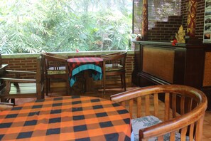 Breakfast area - Gusti's Garden Bungalows (Ubud)