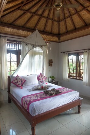 Standard Room | Room amenity - Gusti's Garden 2 Guest House (Ubud)