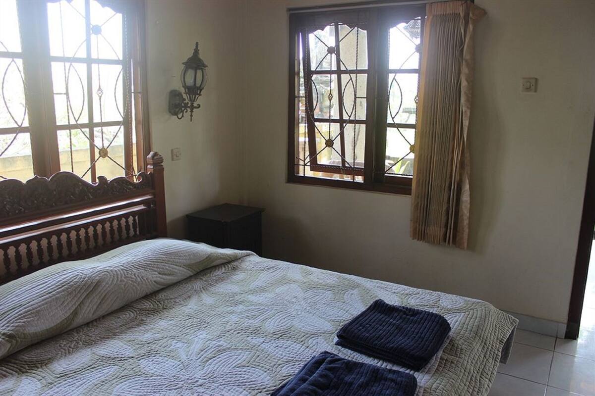 Standard Single Room | Desk, rollaway beds (surcharge), WiFi (free)