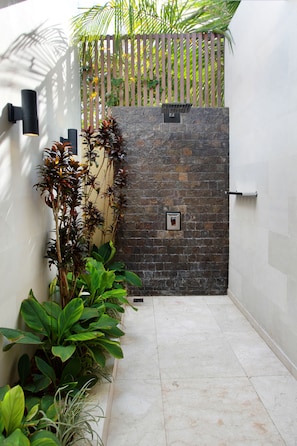 Villa, 3 Bedrooms, Private Pool (The Ambika) | Bathroom | Separate tub and shower, deep soaking tub, rainfall showerhead - Indi Villas - The Ambika (Seminyak)