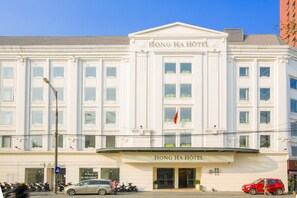 Front of property - Hong Ha Hotel (Hanoi)