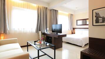 Deluxe Room | Premium bedding, minibar, in-room safe, blackout curtains